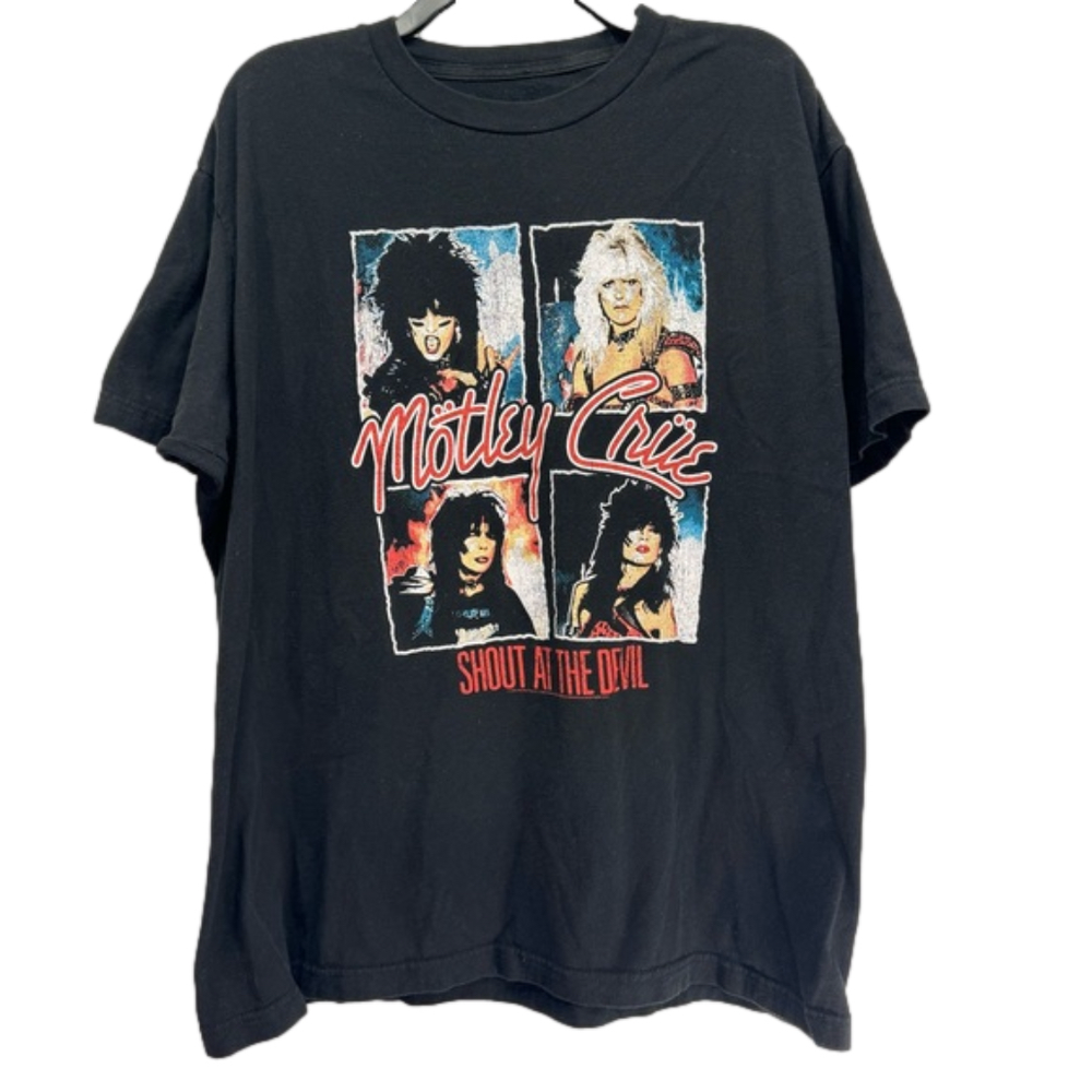 Motley Crue Shout At The Devil Y2K Grunge Black Band Tee Rock Concert XL